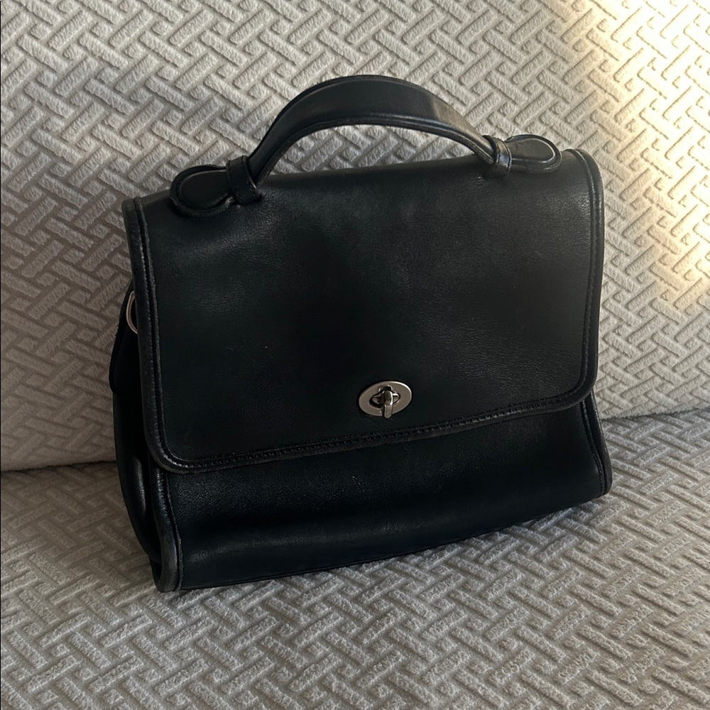 Coach black vintage court crossbody bag